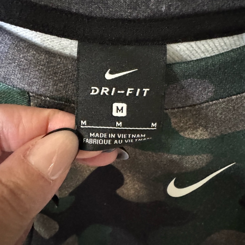 Nike Green & Black Camo Crewneck Sweatshirt Medium - Picture 3 of 6